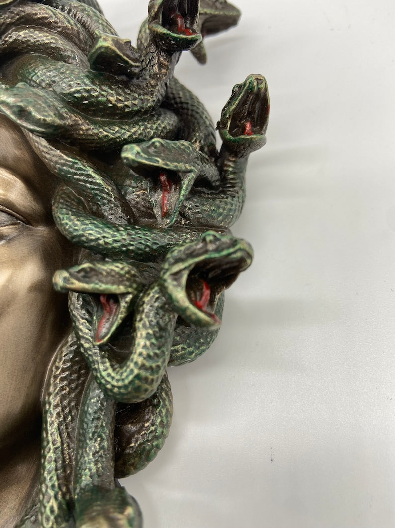 Greek Medusa Head Statue for Decor