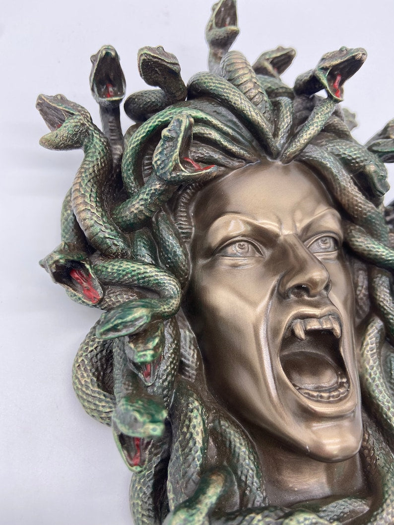 Greek Medusa Head Statue for Decor