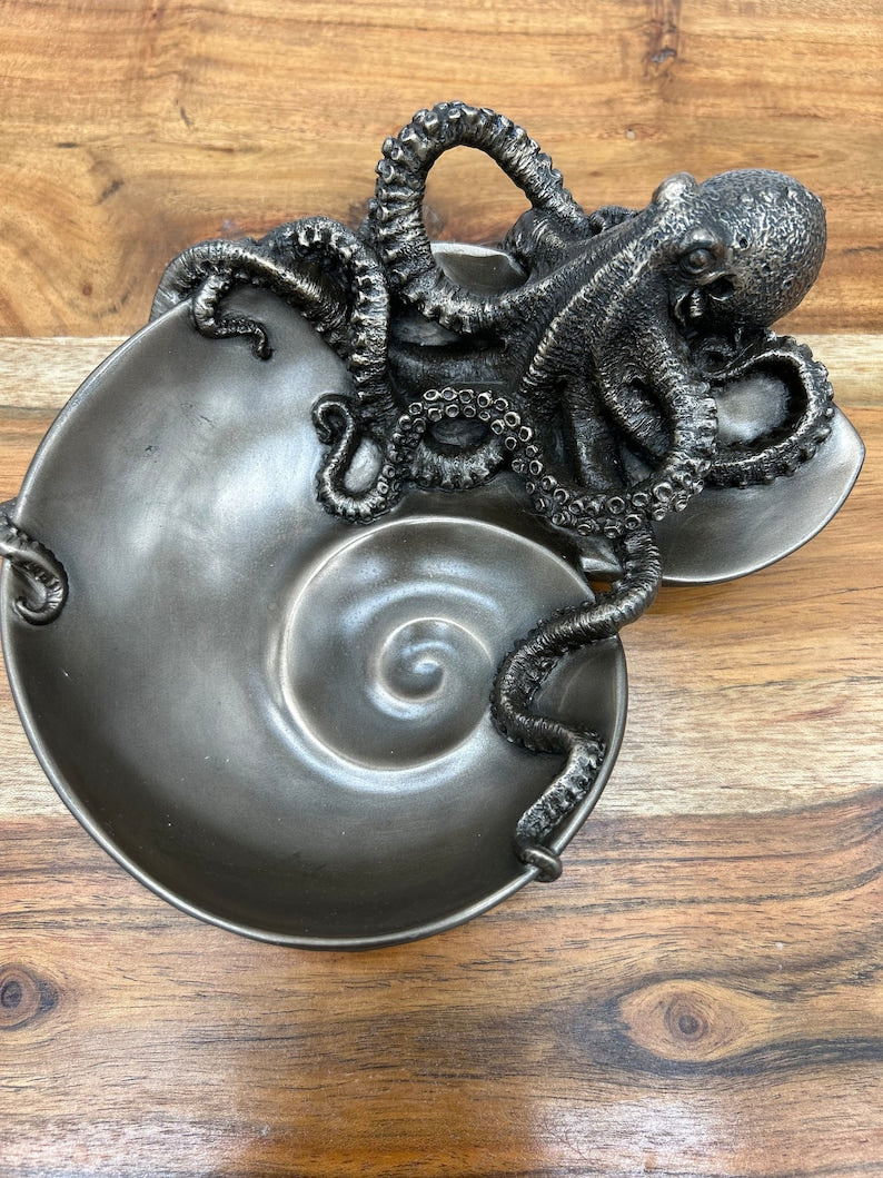 Octopus On Spiral Shaped Tray Gift