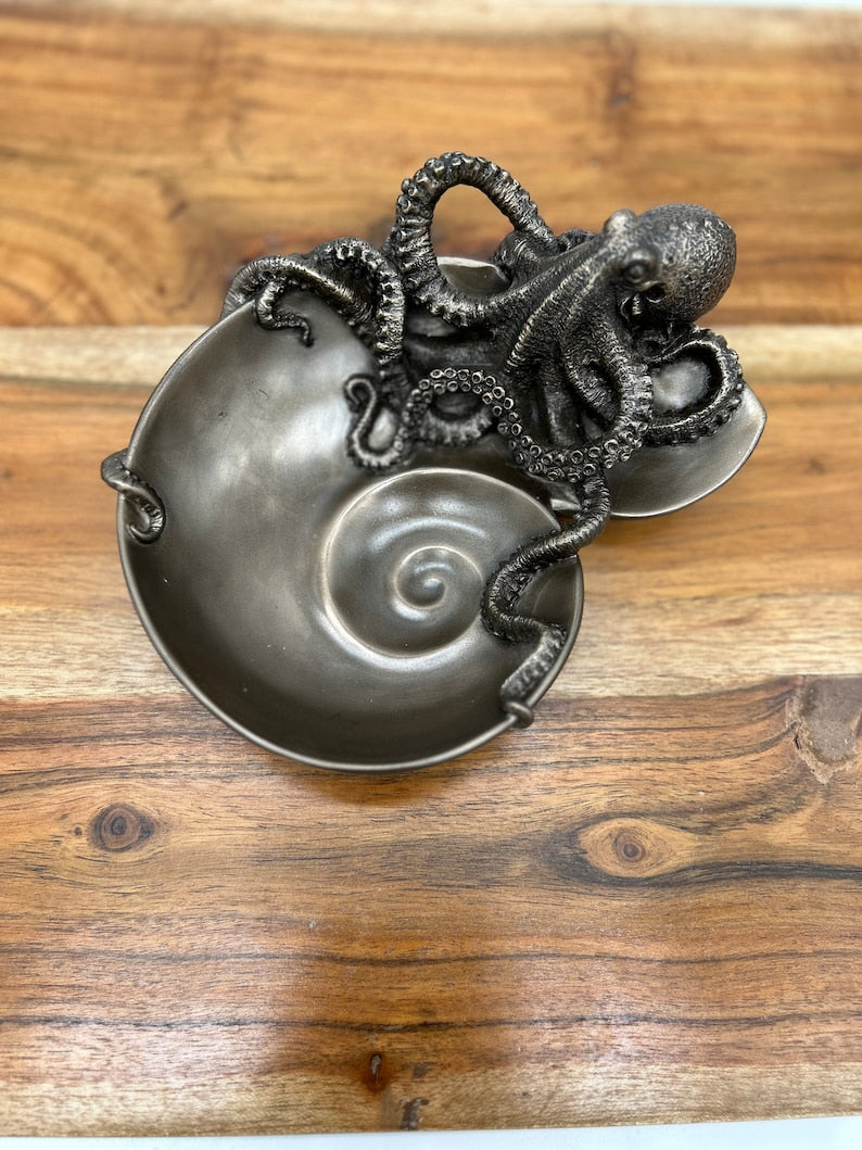 Octopus On Spiral Shaped Tray Gift